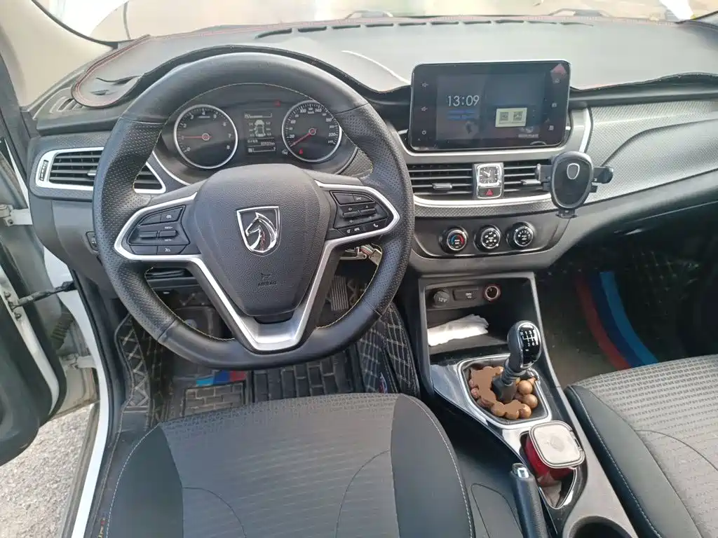 Baojun 730 2021 2021 1.5L Manual Fashion 7-Seater