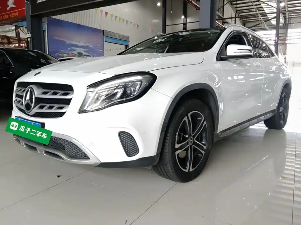 Mercedes-Benz GLA 2018 GLA 200 Fashion