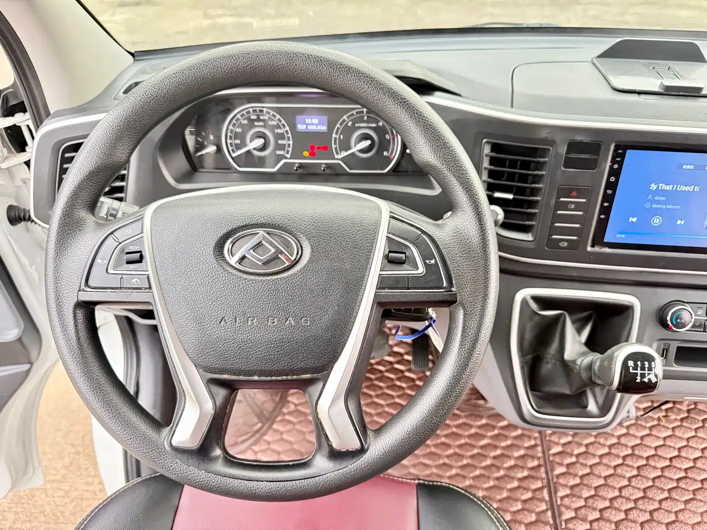 SAIC MAXUS XINTU V80