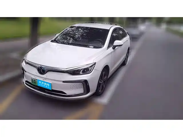 BAIC Beijing EU5 2018 R500 Smart Wind Edition — фото 1