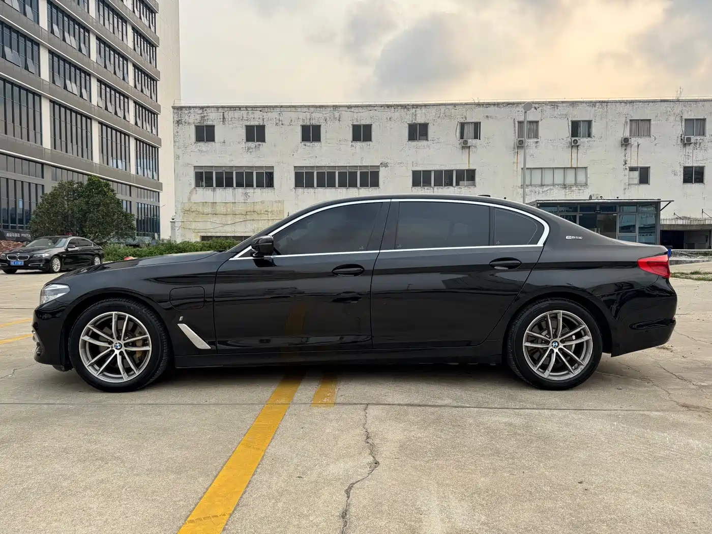 BMW 5 SERIES NEW ENERGY