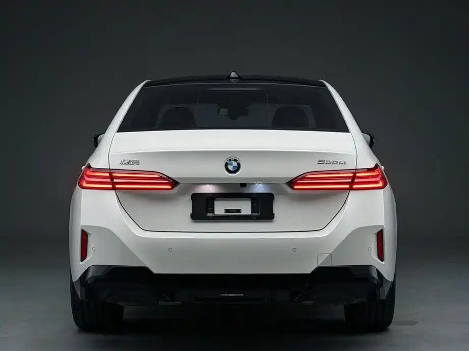 Фото 5 - BMW 5 Series