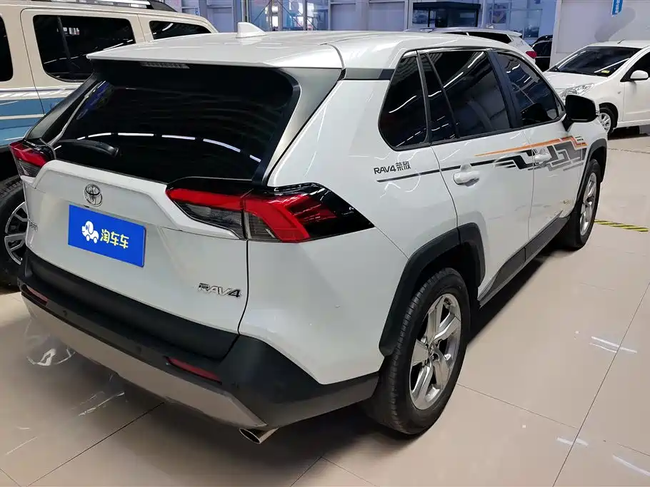 Toyota RAV4 Rongfang 2022 2.0L CVT 2WD Trend Plus Edition фото 3