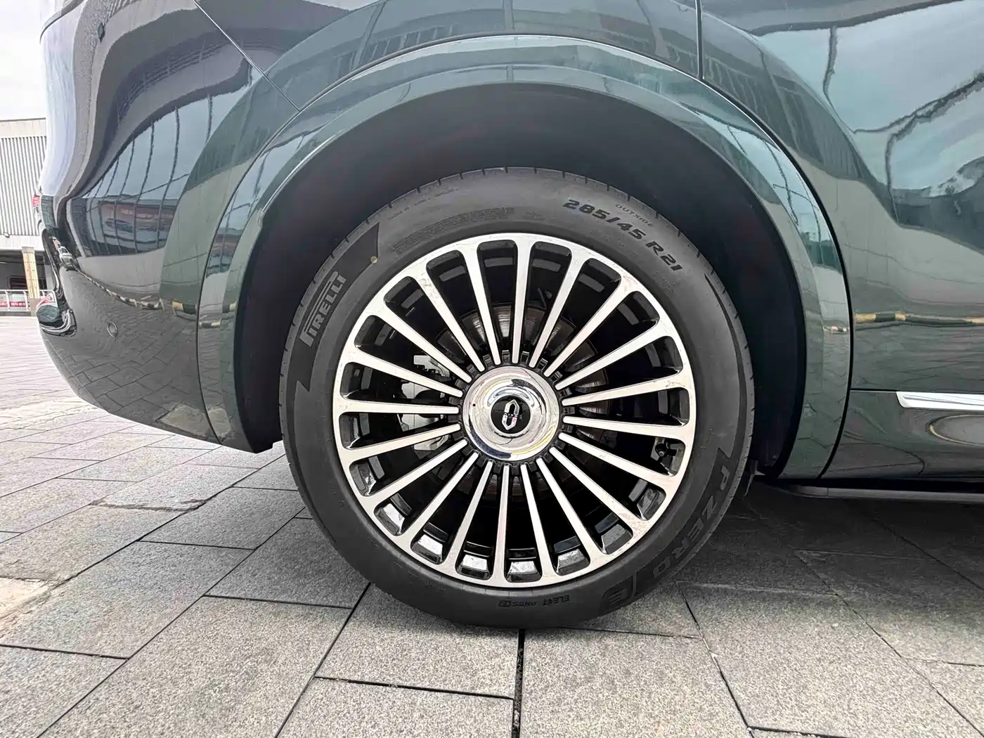 AITO Wenjie AITO M8 2025 Extended Range Ultra 53.4kWh 6-Seater фото 27