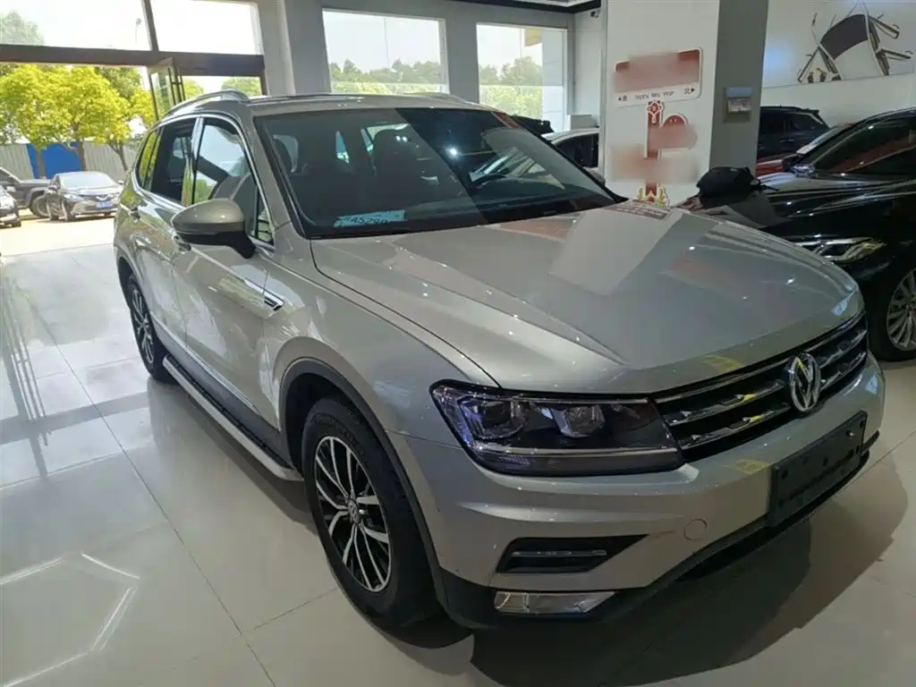 Volkswagen Tiguan L 2017 330TSI Automatic 2WD Luxury Edition фото 4
