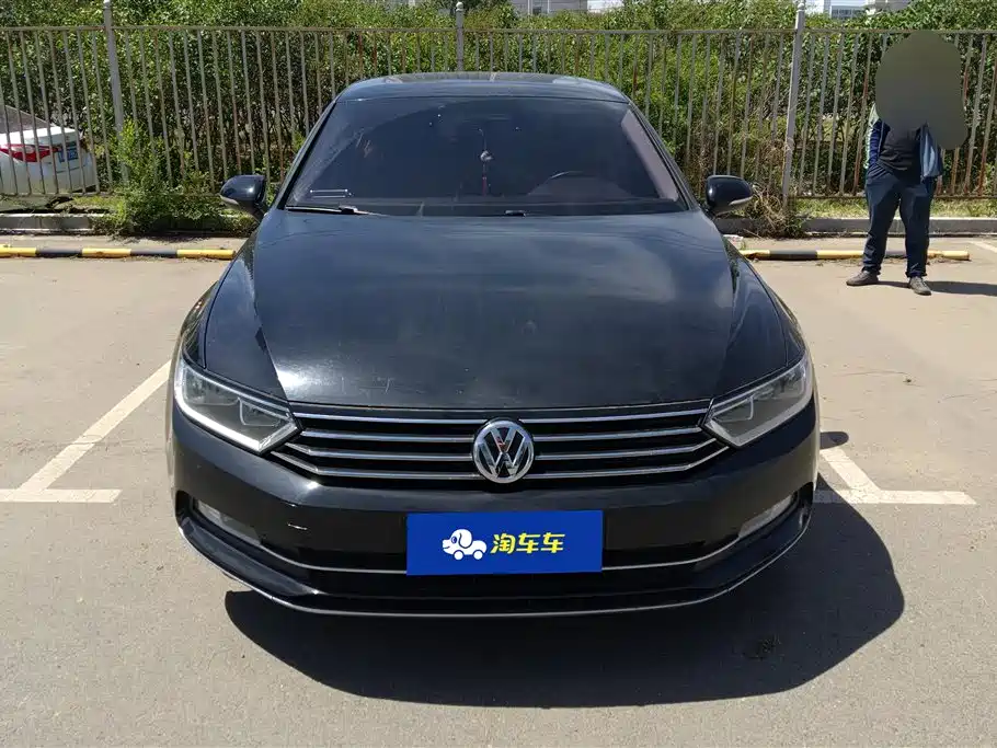 Volkswagen Magotan 2017 330TSI DSG Leading фото 2