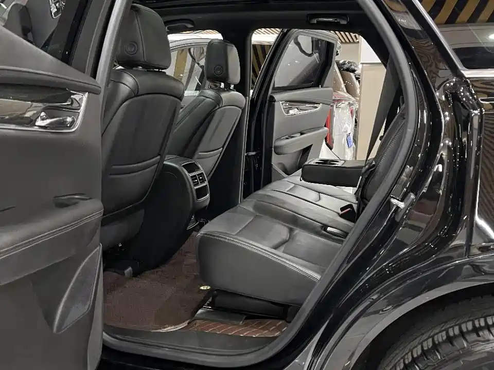 CADILLAC XT5