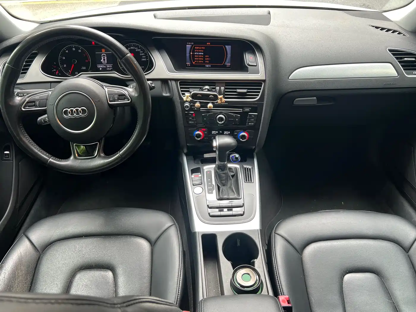 Фото 10 - Audi A4L