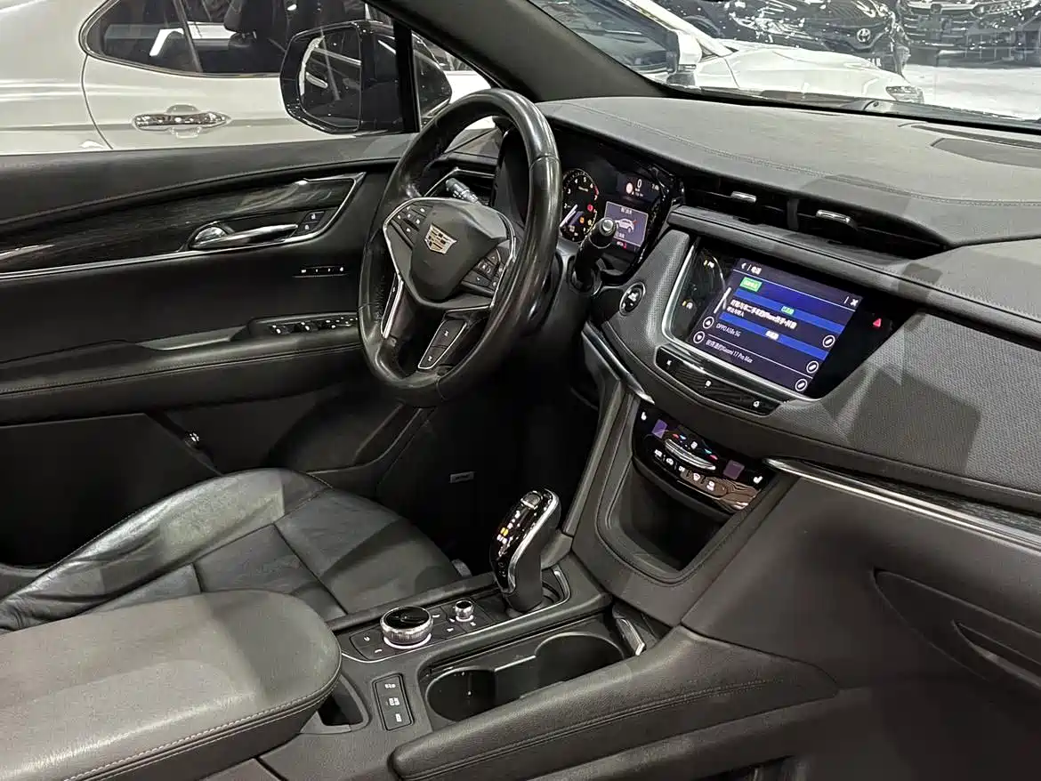 CADILLAC XT5
