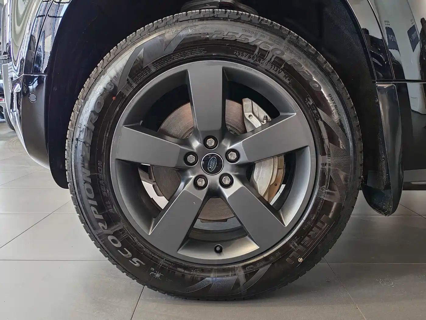 Land Rover Defender 2025 110 3.0T P400 -Dynamic HSE фото 4