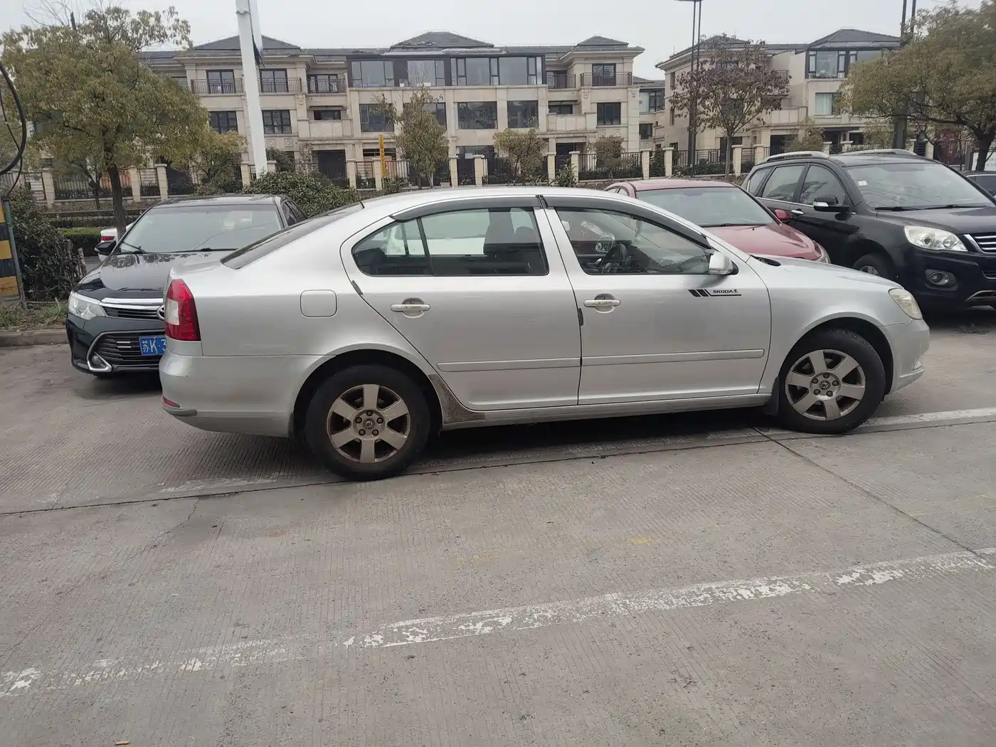Škoda Octavia 2010 1.6L Auto Comfort фото 8