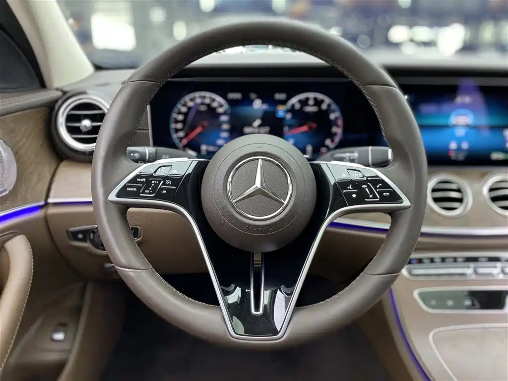 Mercedes-Benz E-Class 2023 E 300 L Fashion фото 5