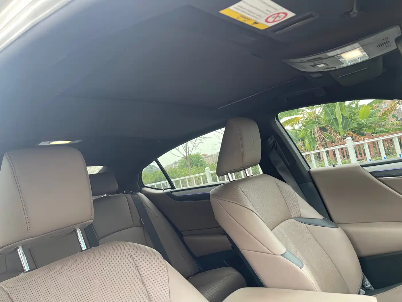 Lexus ES 2025 200 Ultimate Edition фото 9