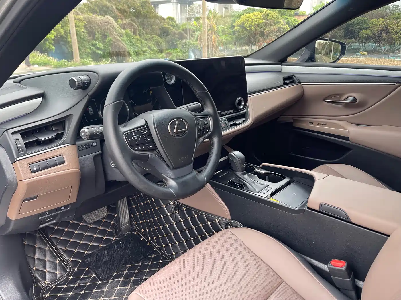 Lexus ES 2025 200 Ultimate Edition фото 18
