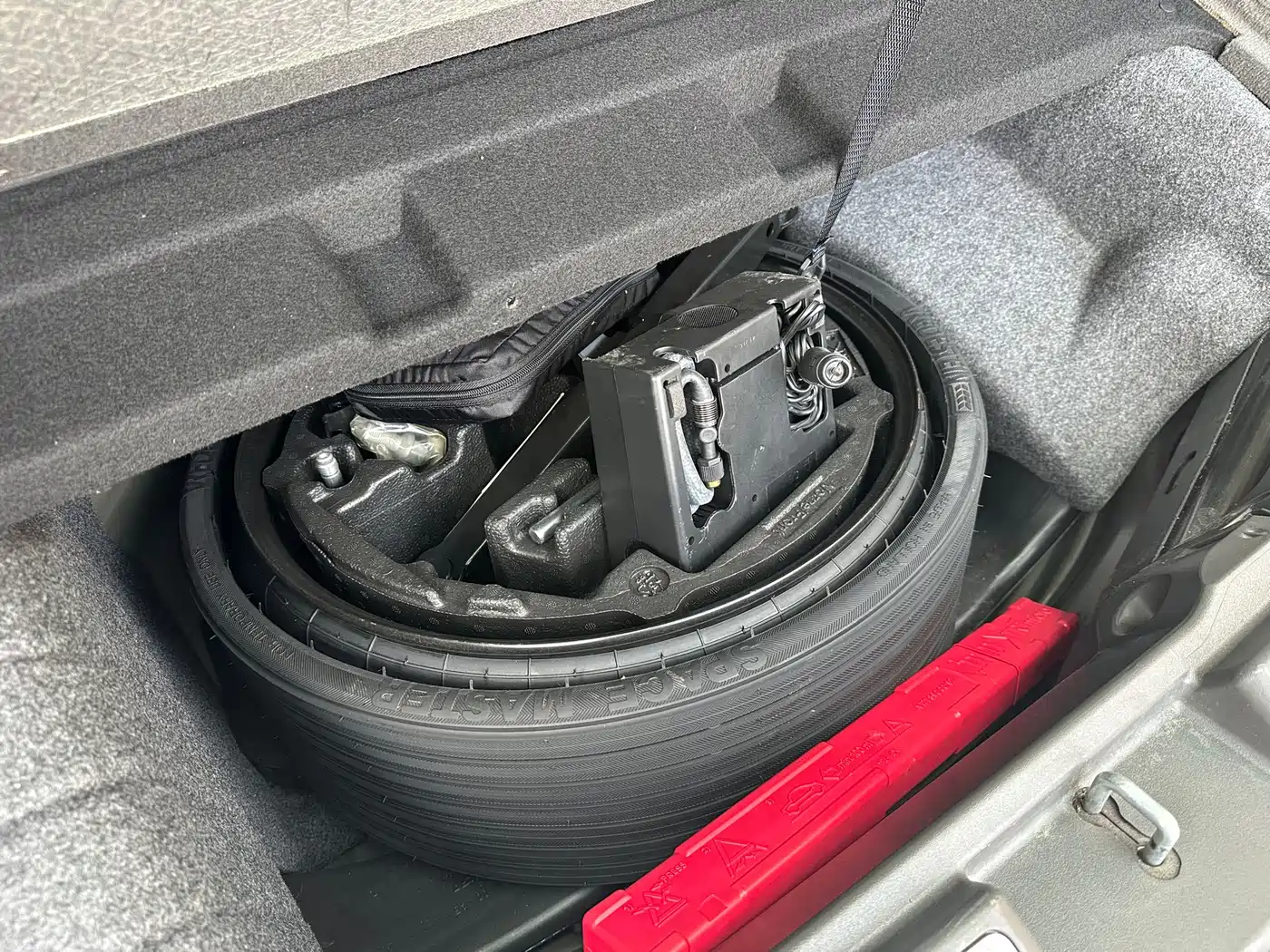 Mercedes-Benz R-Class 2015 R 320 4MATIC Luxury фото 36
