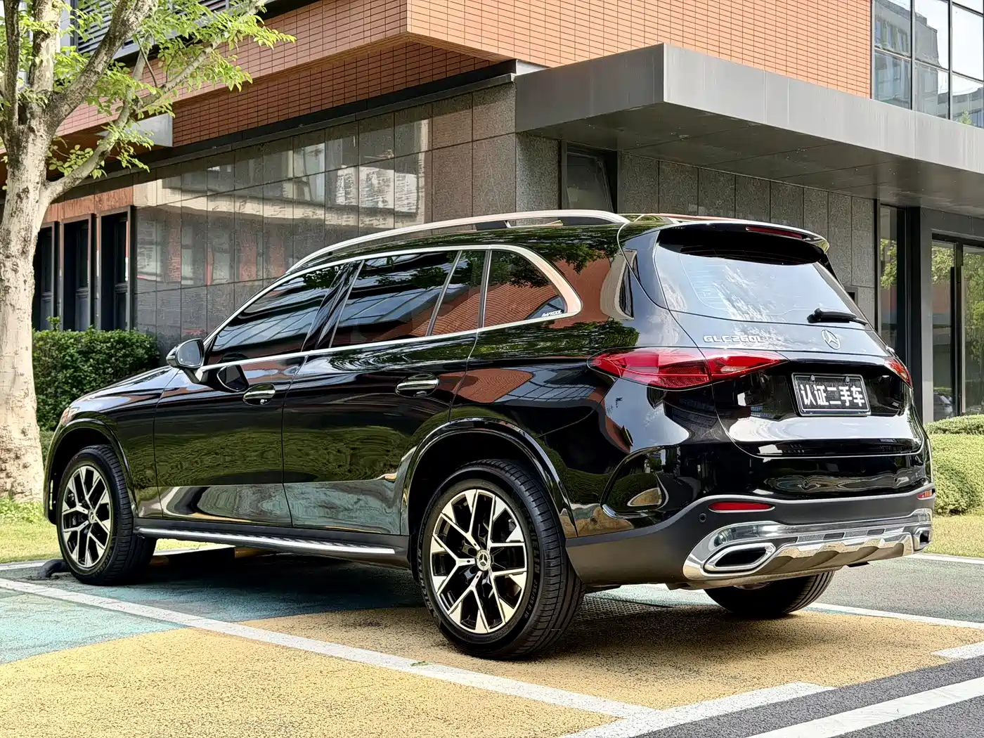 MERCEDES-BENZ GLC