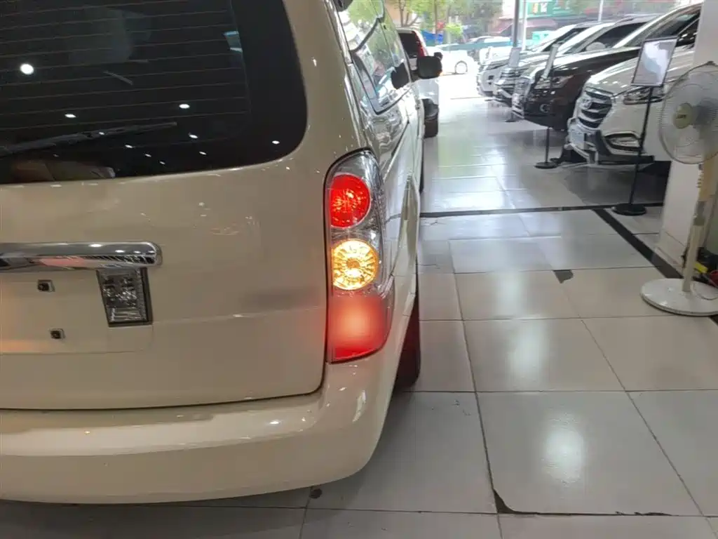 Buick GL8 2014 2.4L Classic Edition фото 8