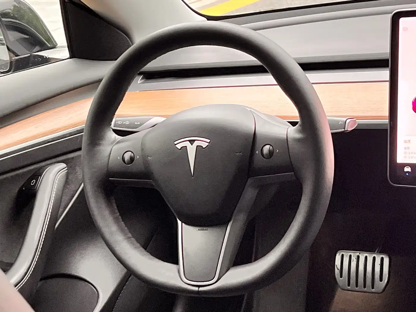 Фото 8 - Tesla Model 3