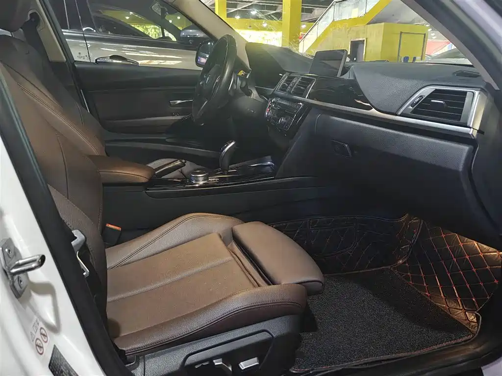 BMW 3 Series 2019 320Li M Sport Package фото 12