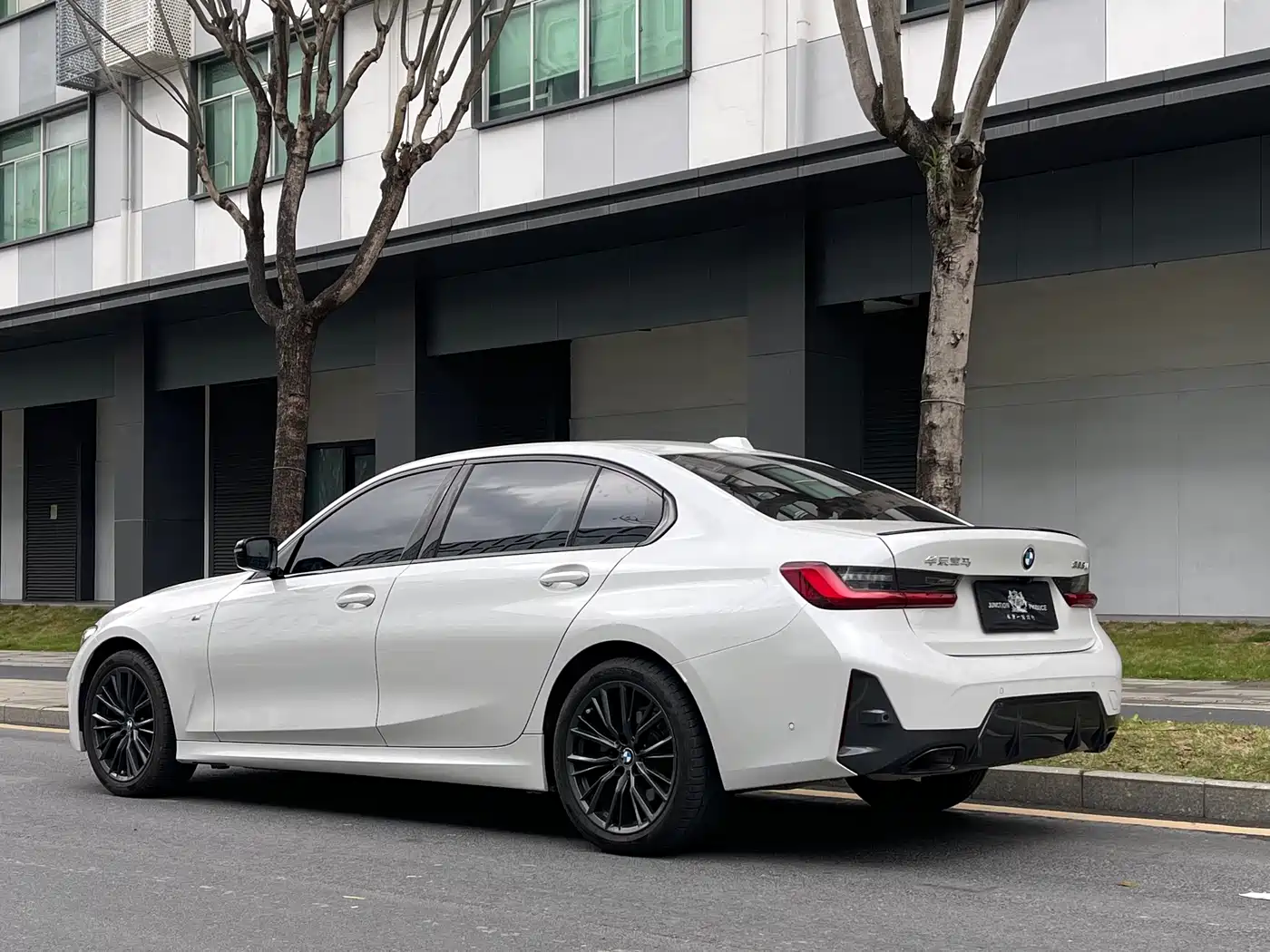 BMW 3 Series 2024 325Li M Sport Shadowline Package фото 4