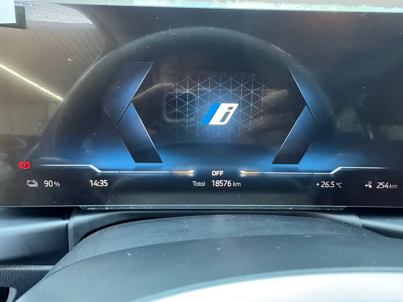 BMW i4 2023 eDrive40 фото 12