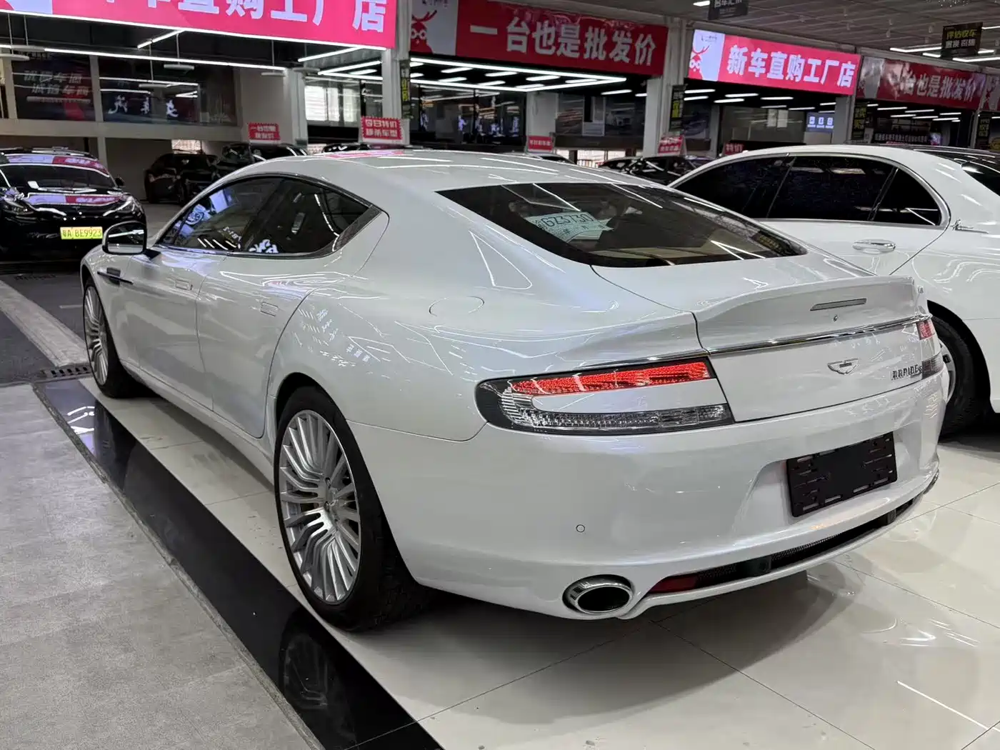Aston Martin Rapide 2015 2013 6.0L S