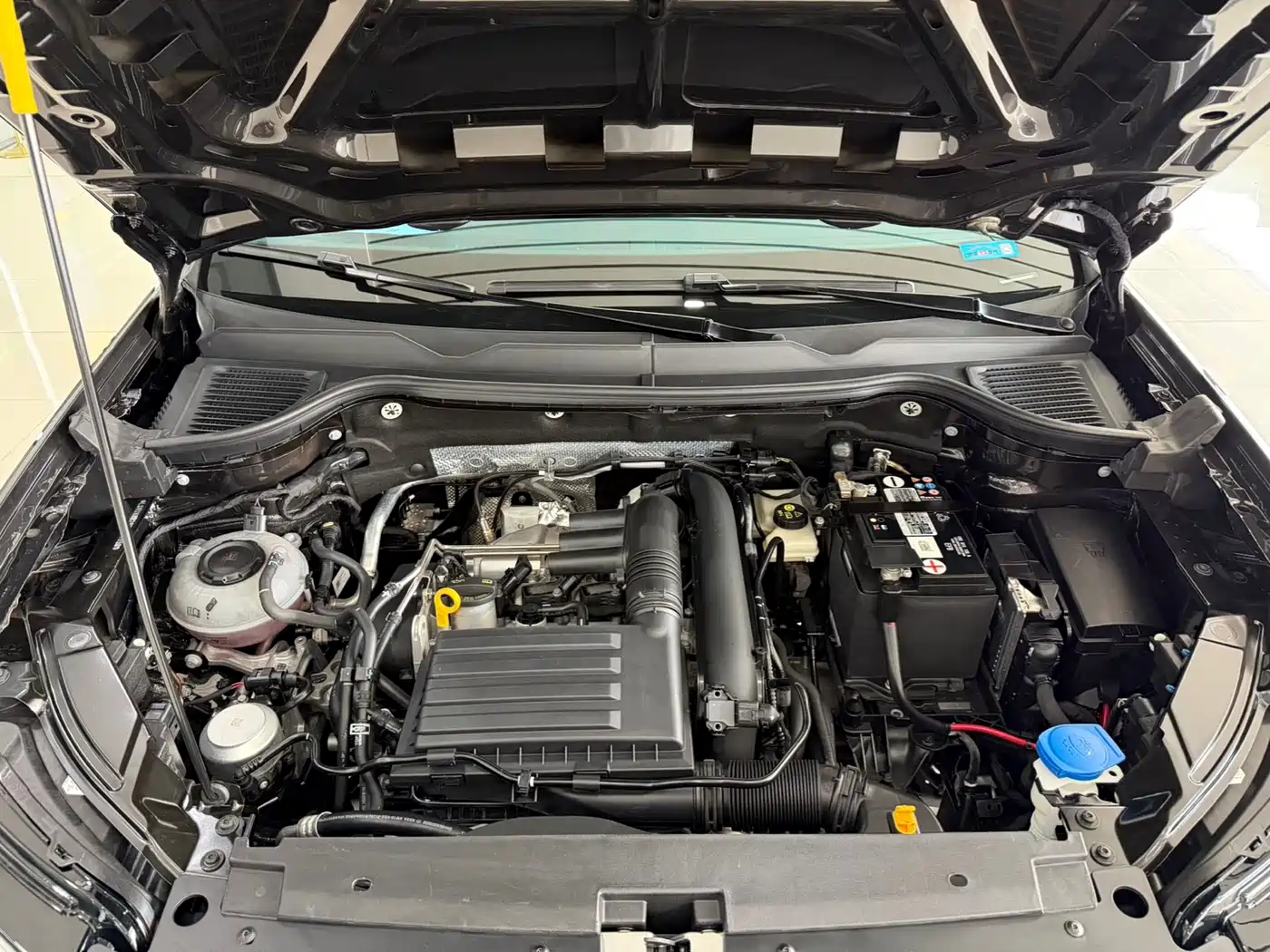 Volkswagen Tharu 2022 280TSI FWD Luxury Edition фото 13