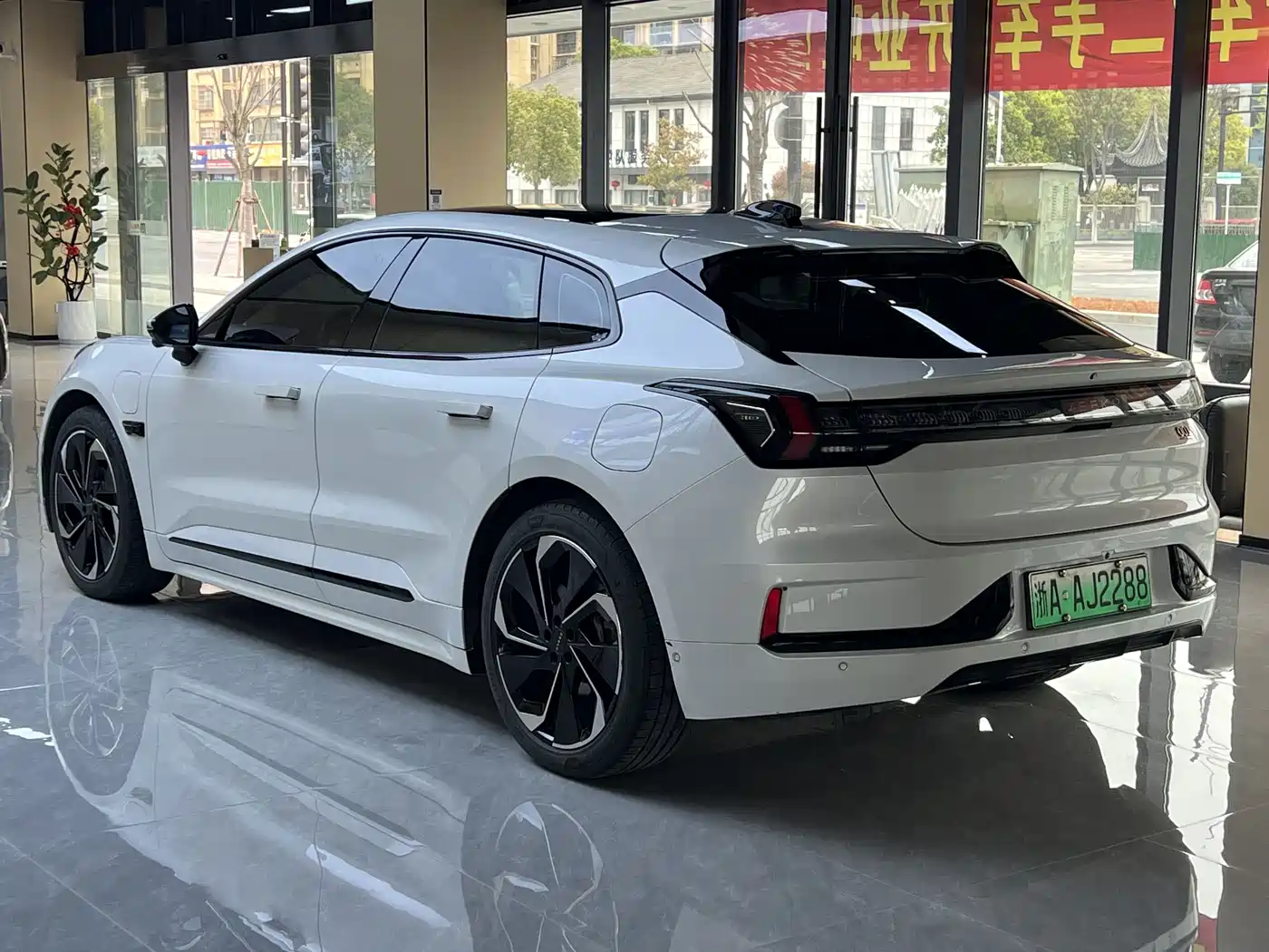 ZEEKR EXTREME KRYPTON 001