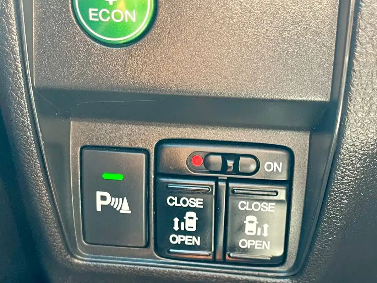Фото 14 - Honda Odyssey