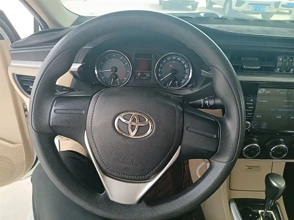 Toyota Corolla 2014 1.6L CVT GL-i фото 11