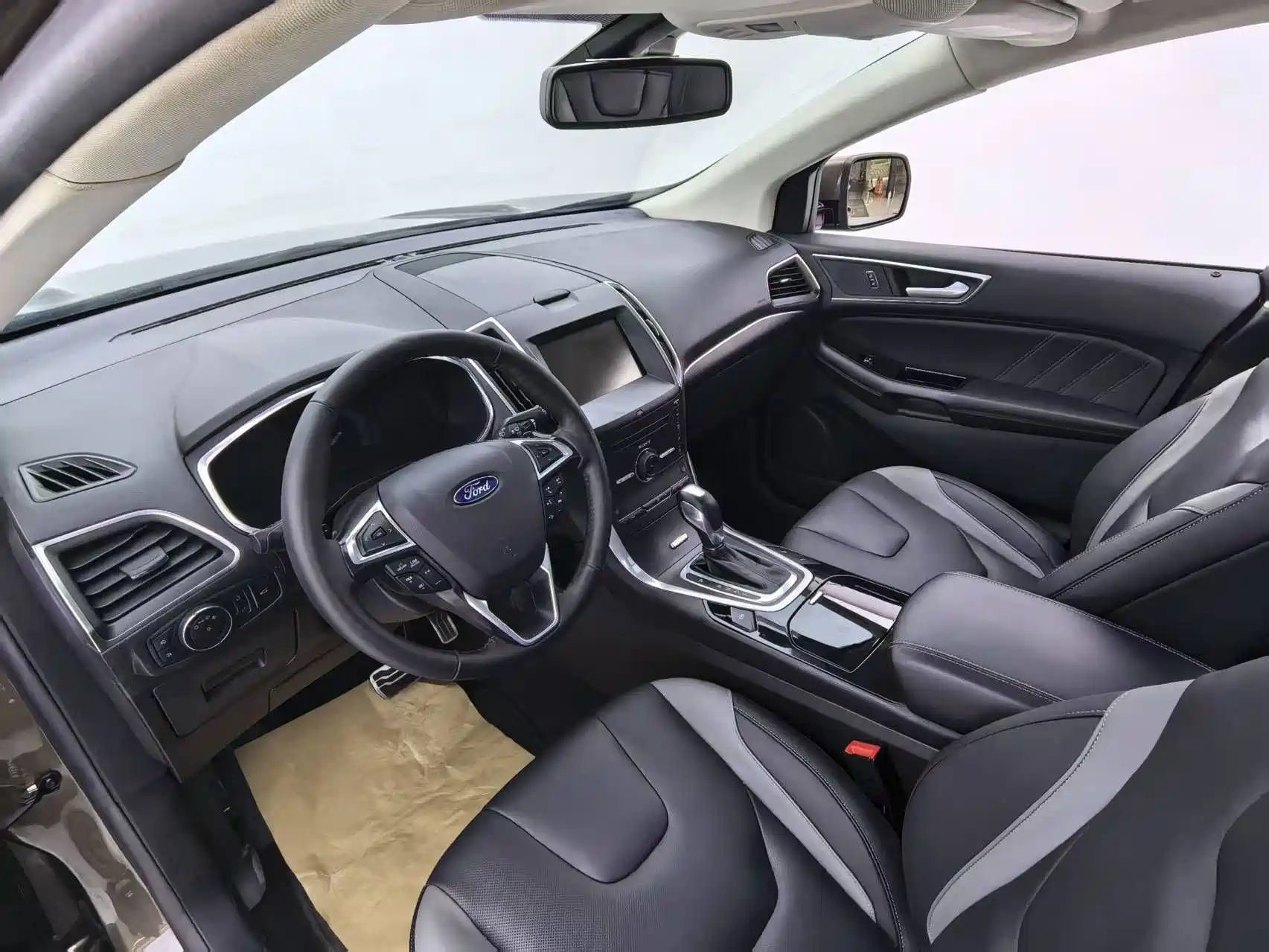 Фото 17 - Ford Edge