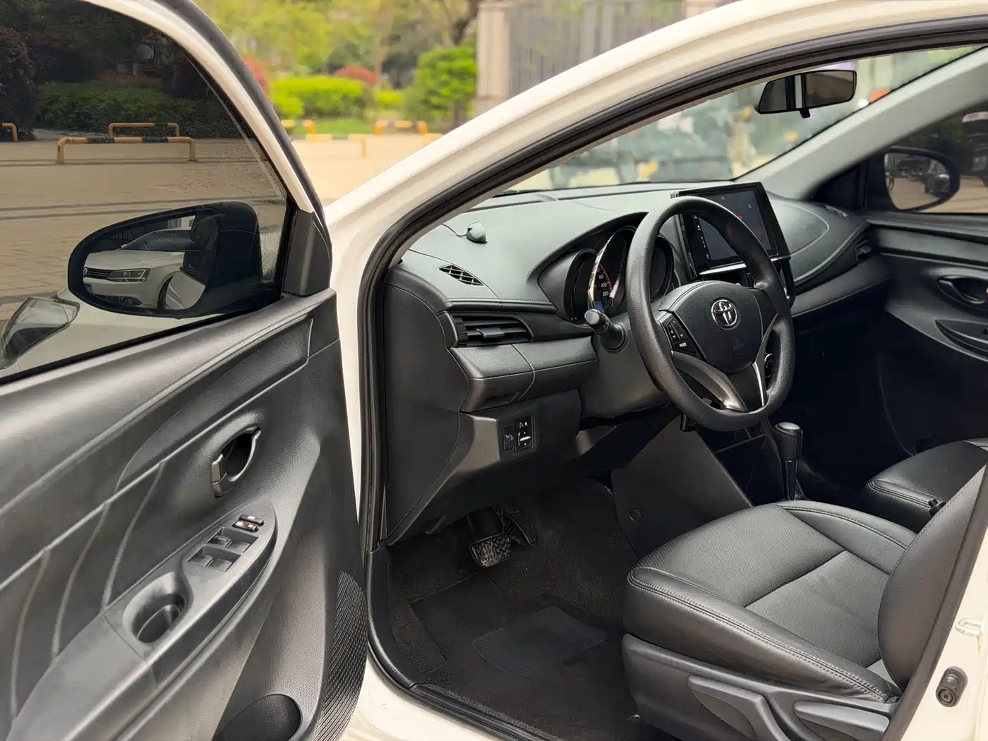 Toyota Vios 2022 1.5L CVT Venture CARE Edition фото 4