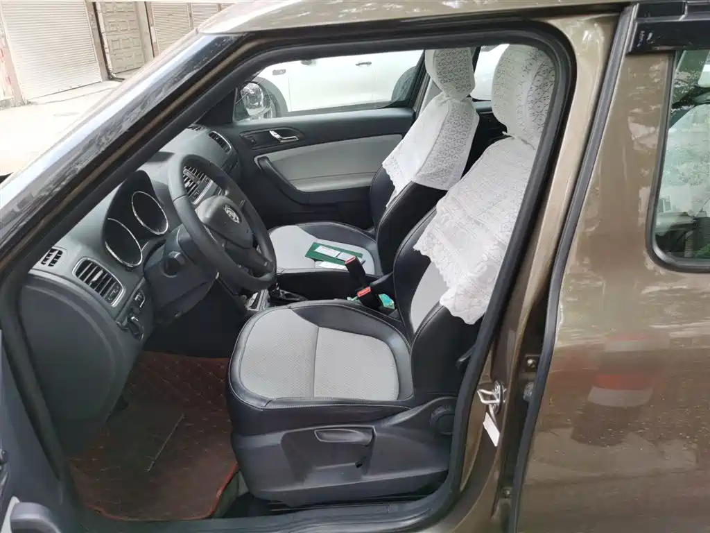 Škoda Yeti 2016 1.4TSI DSG Forward Edition фото 8
