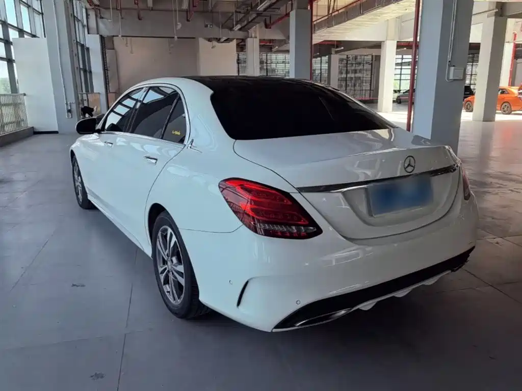 Mercedes-Benz C-Class 2015 Facelift C 200 L Sport фото 5