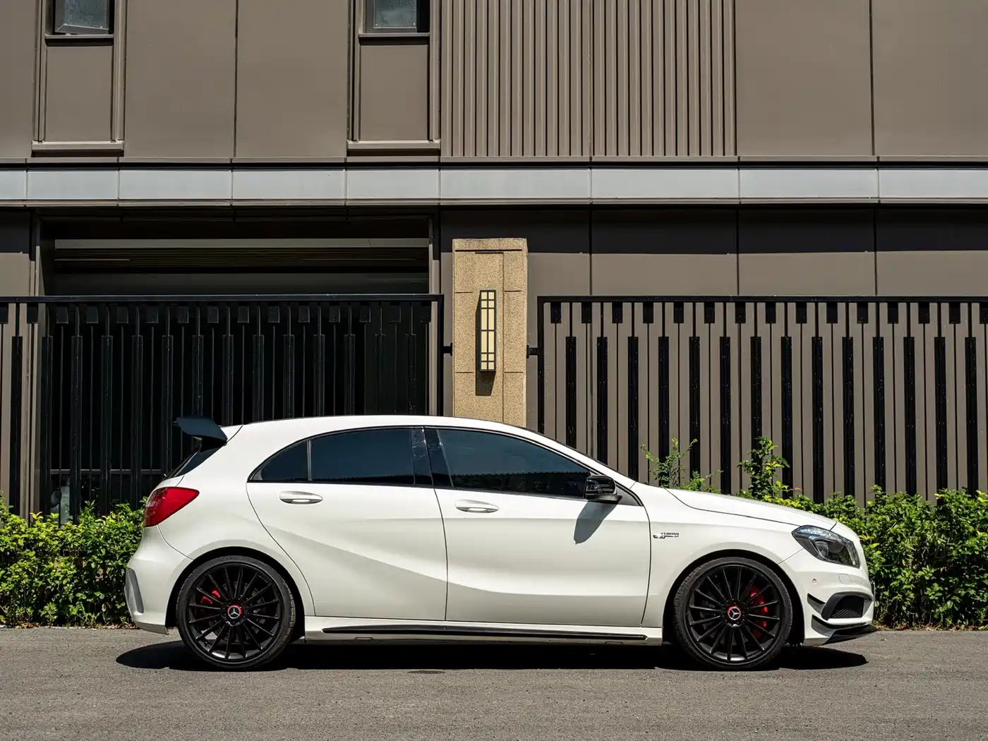 Mercedes-Benz A-Class AMG (Import) 2014 AMG A 45 4MATIC фото 2