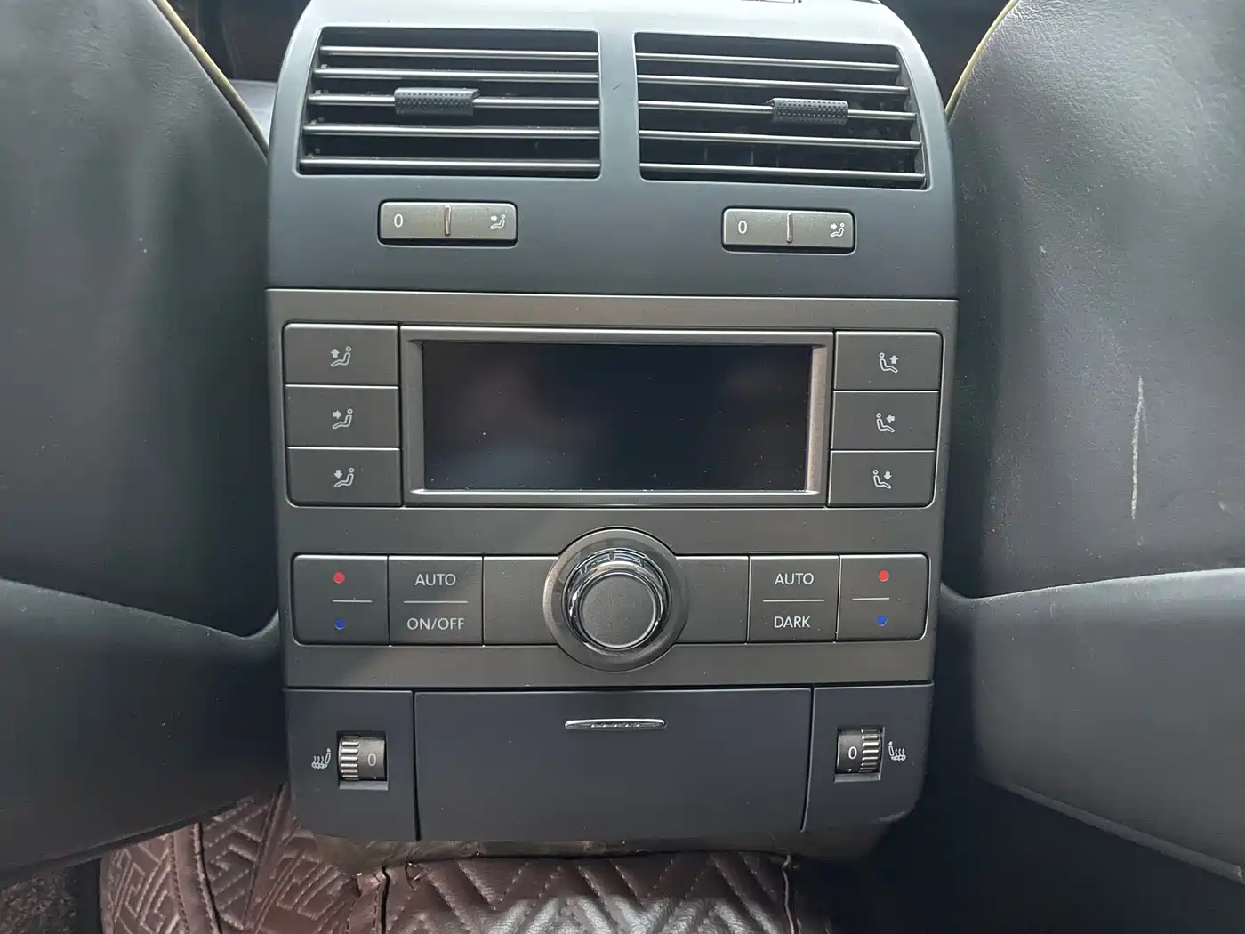 Volkswagen Phaeton 2009 Model 3.6L V6 5-seat Extended Luxury фото 23