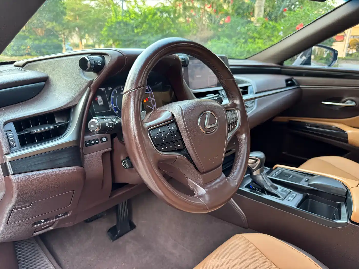Lexus ES 2020 200 Excellence фото 13