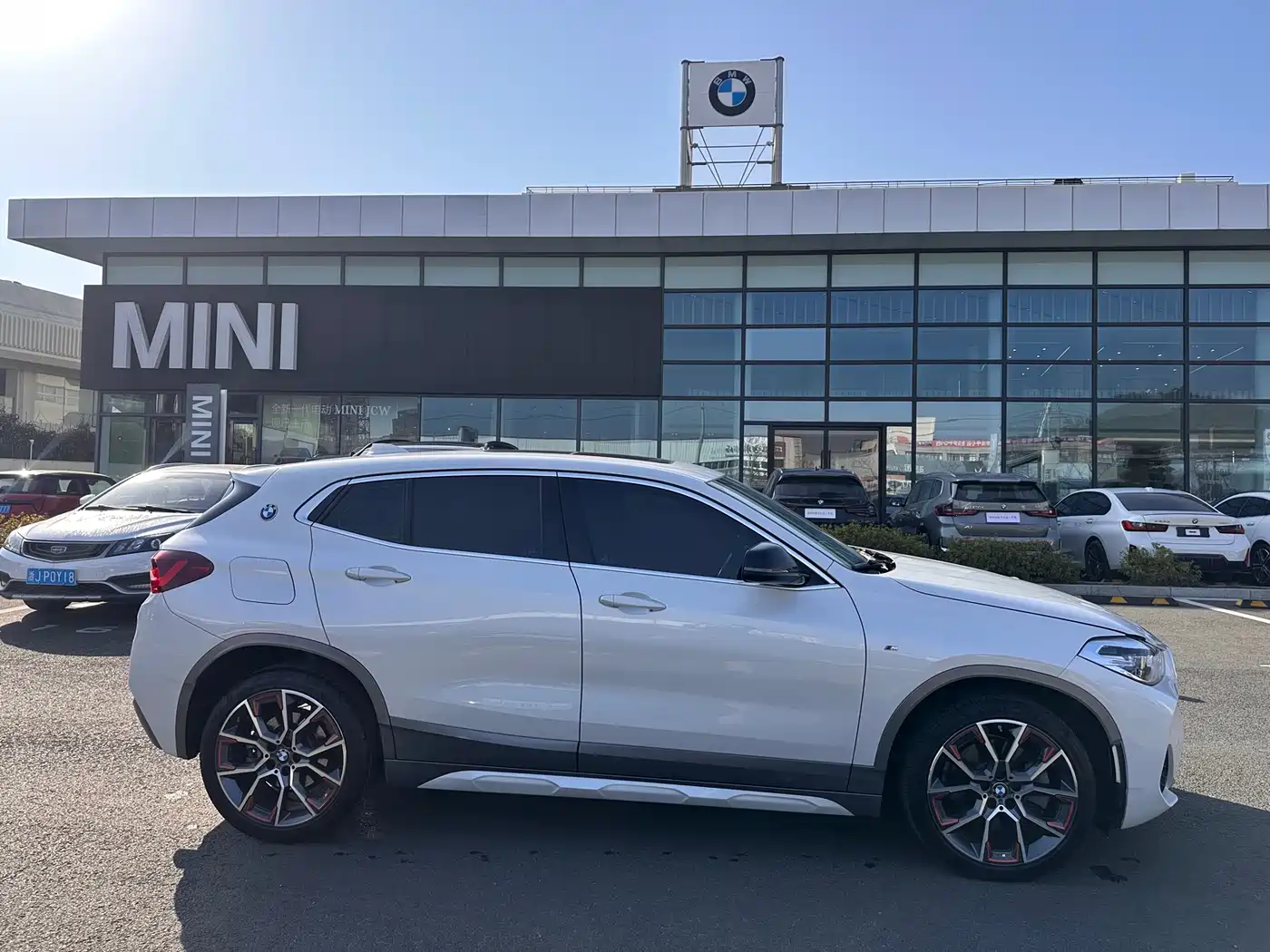 BMW X2 2022 sDrive25i Black Night Edition фото 8