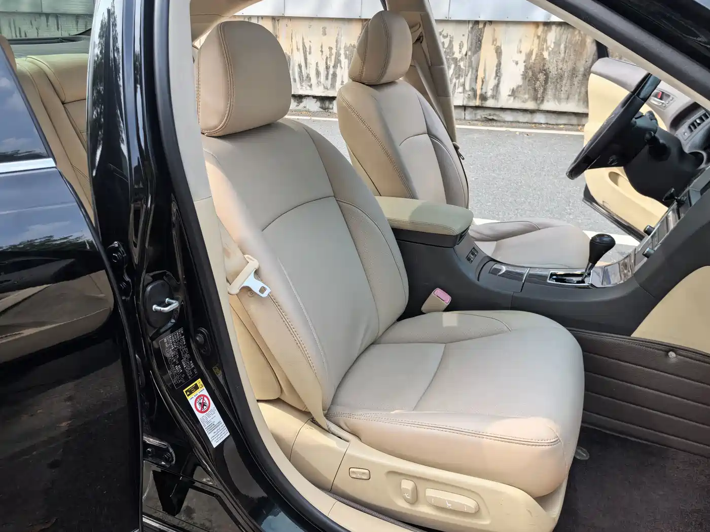 Фото 8 - Lexus ES