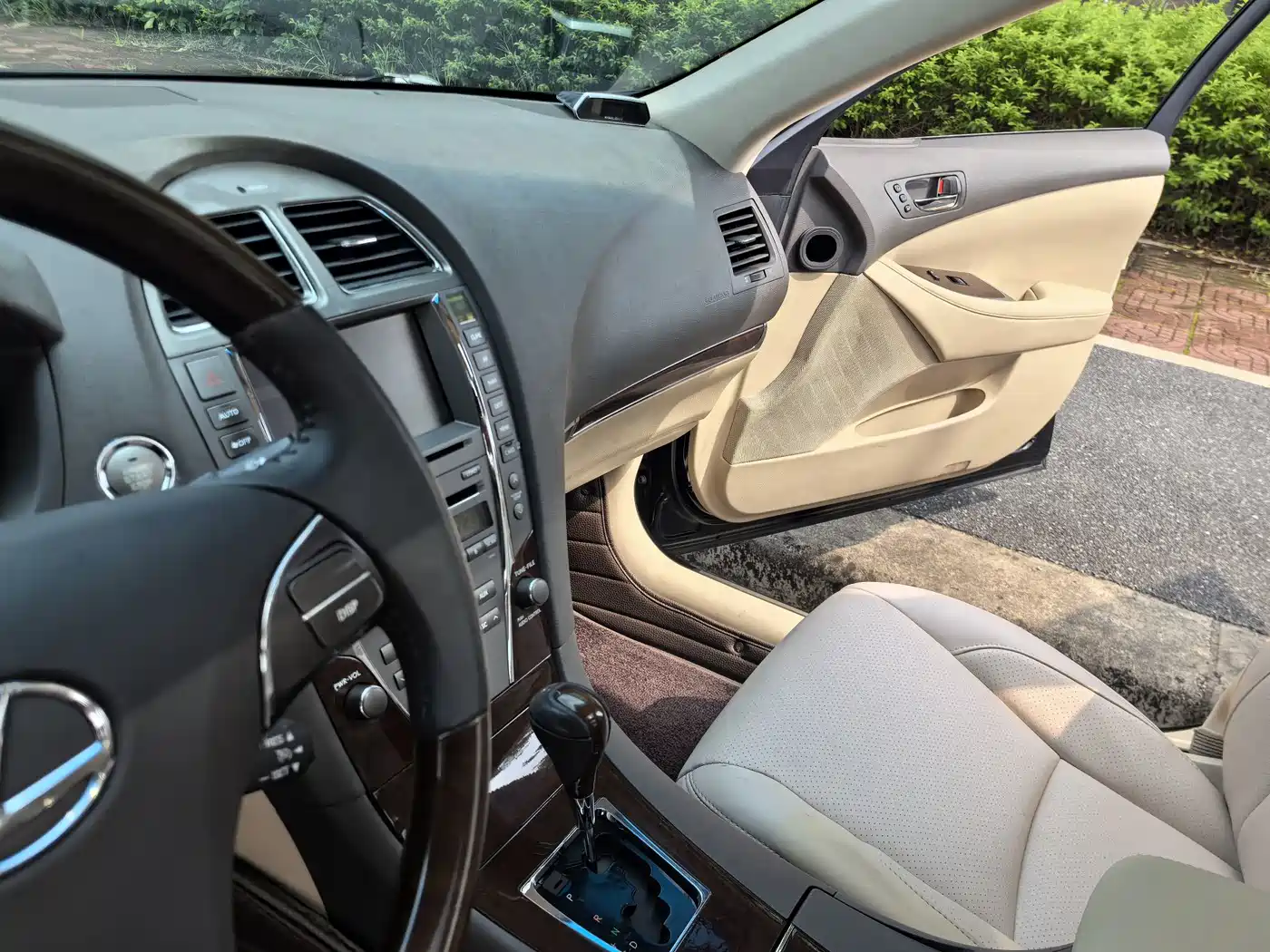 Фото 28 - Lexus ES