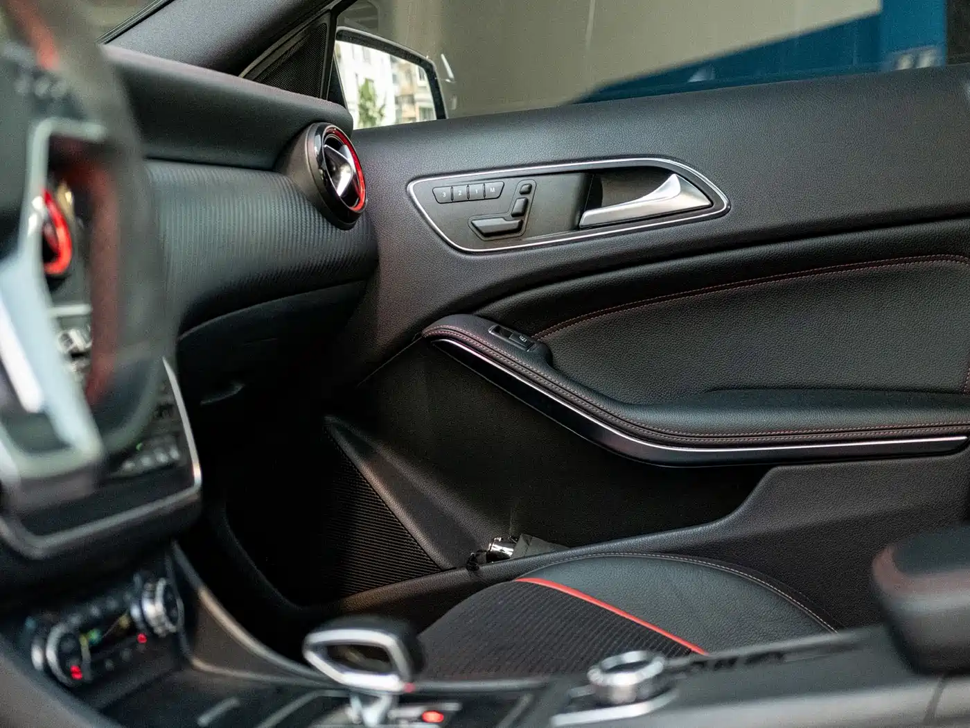 Mercedes-Benz A-Class AMG (Import) 2014 AMG A 45 4MATIC фото 8