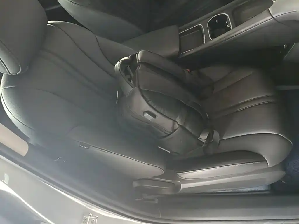 Roewe D7 2025 2025 DMH 125km World Champion Edition