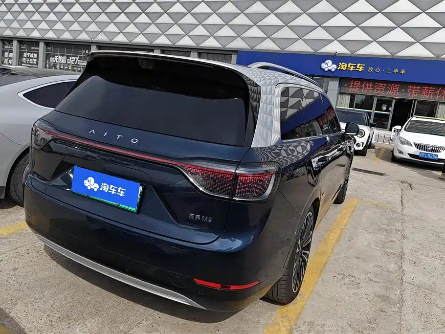 AITO Wenjie AITO M9 2025 Extended Range Ultra 52kWh 6-Seater фото 3