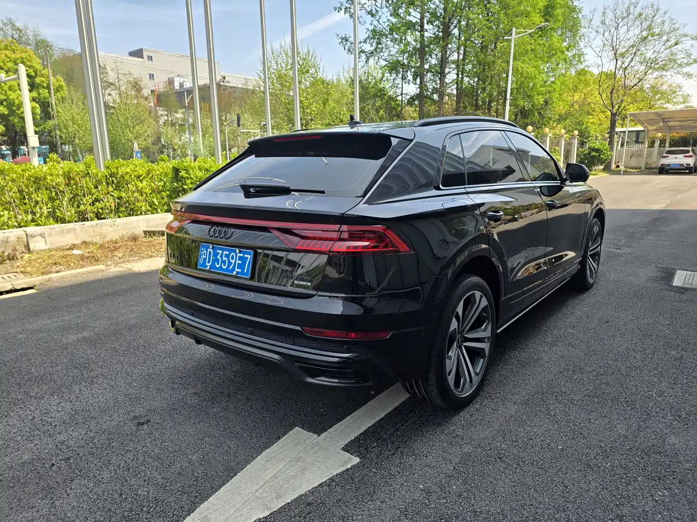 AUDI Q8