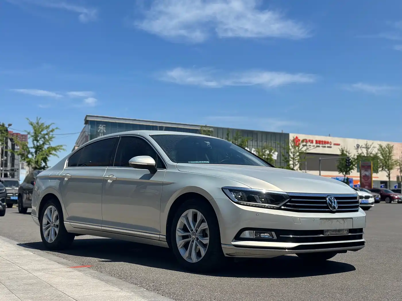 Volkswagen Magotan 2017 330TSI DSG Luxury фото 2