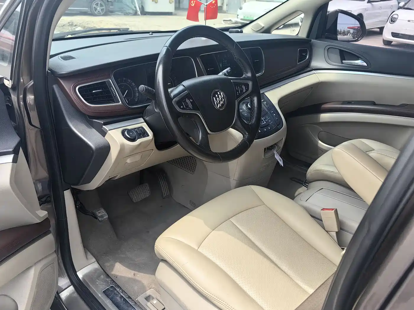 Buick GL8 2017 25S Luxury China V фото 6