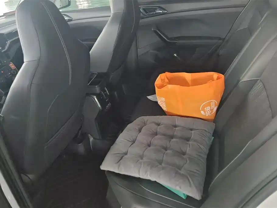 Volkswagen T-Cross 2019 1.5L Automatic Comfort Edition фото 11