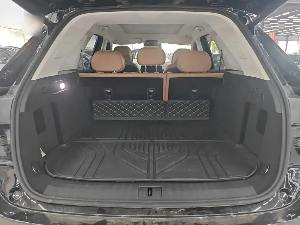Chery Tiggo 8L 2025 2025 Model Year 2.0T 2WD Rainbow Edition 5-Seater