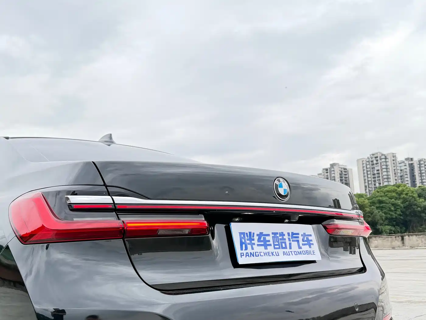 BMW 7 Series 2019 740Li Leading Luxury Package фото 8