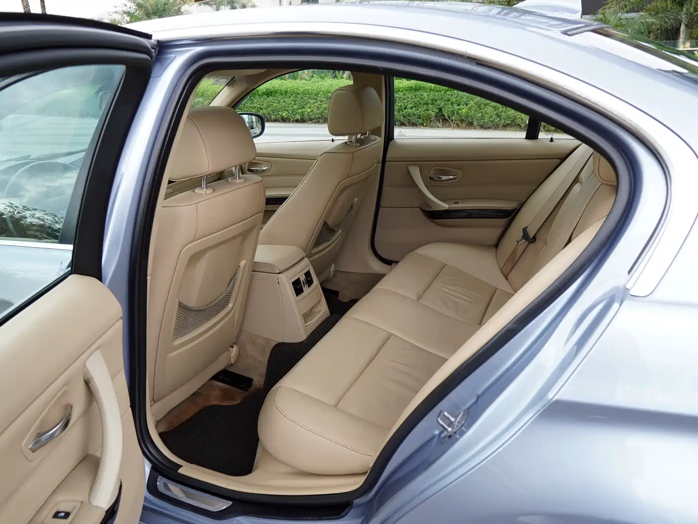 BMW 3 Series (Import) 2010 325i Luxury фото 6